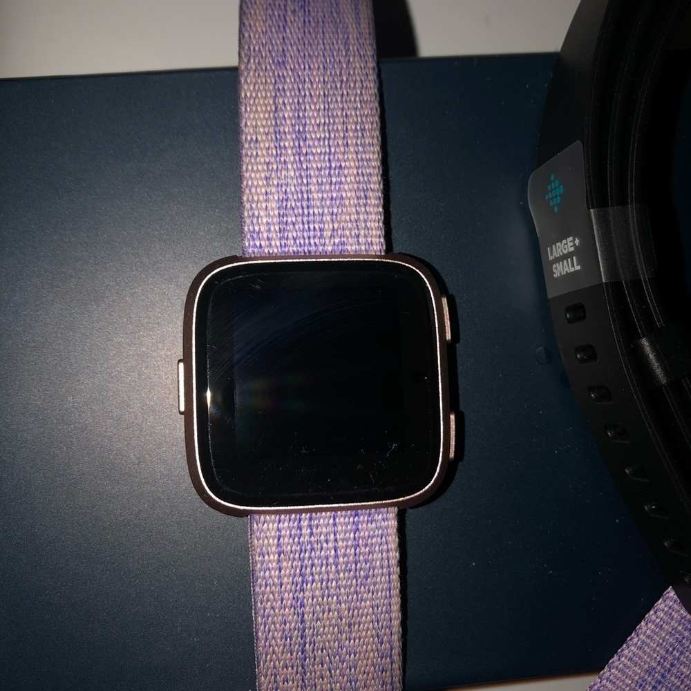 Fitbit Versa - Picture 3 of 5